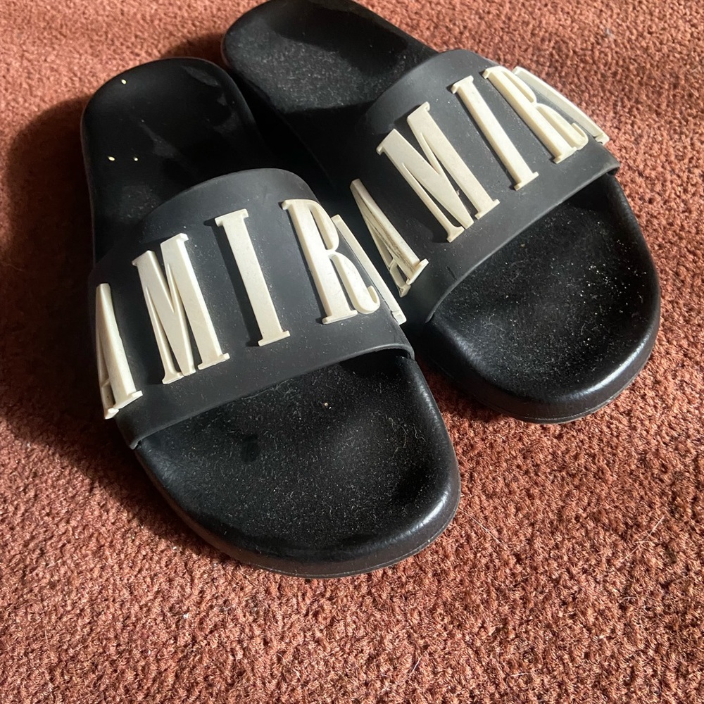 COPY - AMIRI
Black Logo Pool Slides
